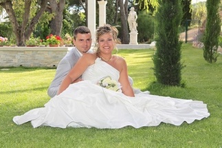 Take pictures of your ceremony in a splendidly designed environment, at Villa Quélude