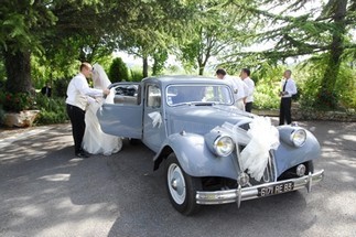We welcome your families in a traditional and Provencal setting for your wedding