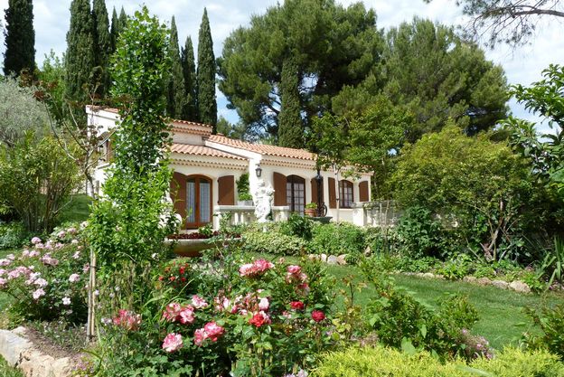 Profitez d'un hébergement pour profiter pleinement de la fête à la Villa Tonia